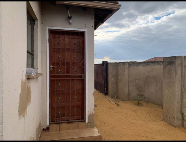 2 BEDROOM HOUSE FOR SALE IN VANDERBIJLPARK CE 3